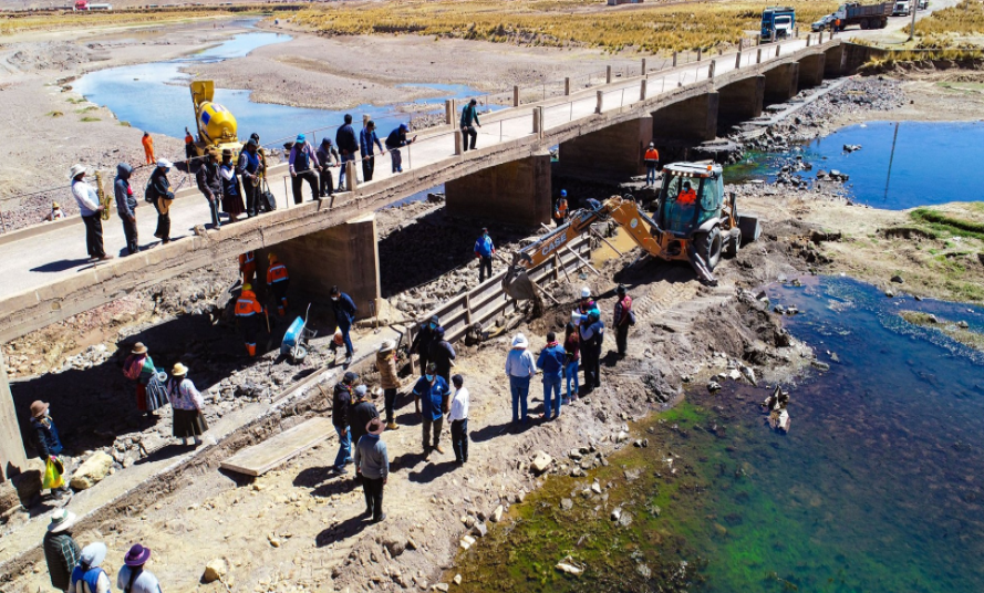 Juliaca | Evalúan alto riesgo estructural del puente Moquegachi en Corisuyo