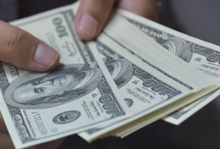 Perú | Dólar cae a su nivel más bajo en cinco años en Perú: analistas explican causas y proyecciones