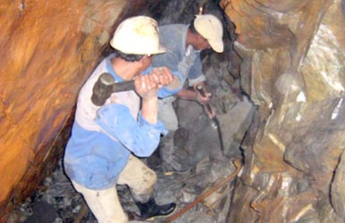 Perú | Gobierno acompañará técnicamente a pequeños mineros para formalización