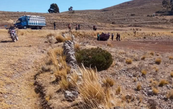 Puno | Accidente en ruta Platería – Perka deja un fallecido tras salida de vía de automóvil