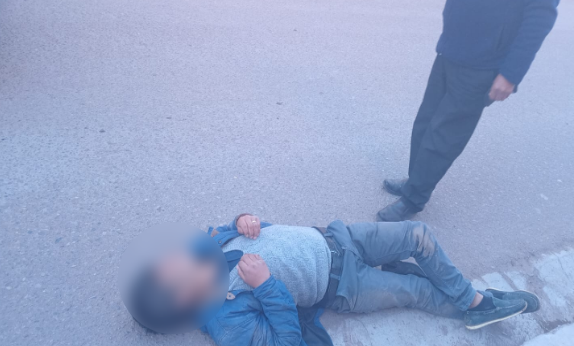 Juliaca | Hombre en aparente estado etílico fue auxiliado cuando dormía en la vía pública