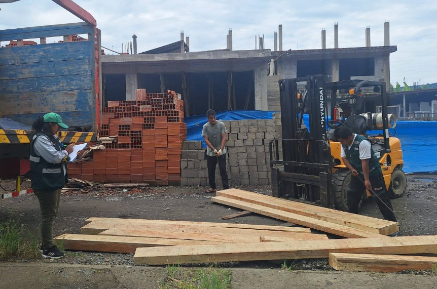 Puno | SERFOR decomisa más de 17 mil pies tablares de madera sin documentos en San Gabán y Juliaca