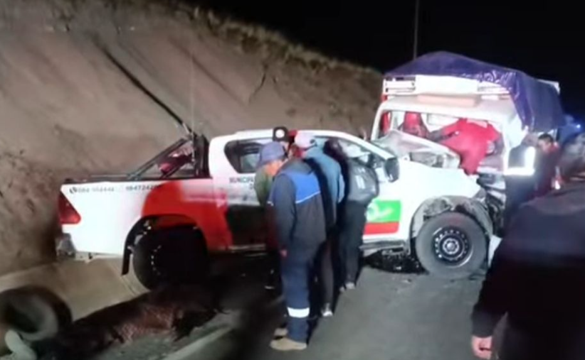 Ayaviri | Choque frontal entre camioneta de serenazgo y camión deja un muerto y cuatro heridos