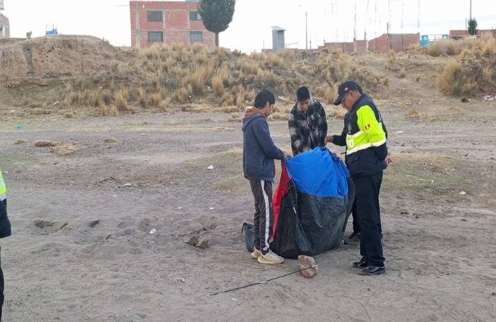San Miguel | Serenazgo retira carpa instalada en el río Coata por personas en estado de ebriedad