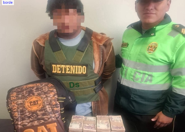 Desaguadero | Policía detiene a sujeto con más de 100 mil pesos bolivianos en la frontera
