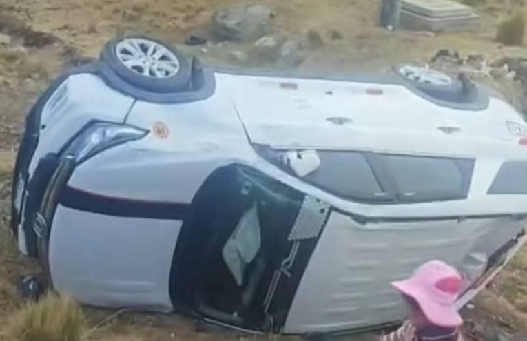 Melgar | Varias personas resultan heridas tras despiste de camioneta en la vía Ayaviri – Cusco