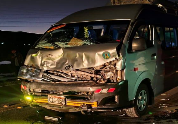 Pomata | Toro se escapa del ruedo en Collini y provoca accidente en Chacachaca